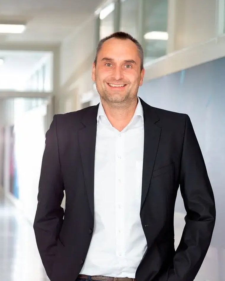 Alexander Maintok, VALLEY IT GROUP